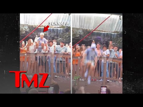 ‘stranger Things’ Star Noah Schnapp Jumps Into Pool At College Party | Tmz